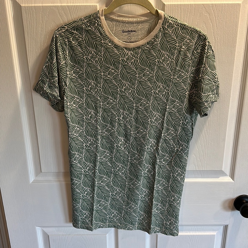 Goodfellow Tee Shirt